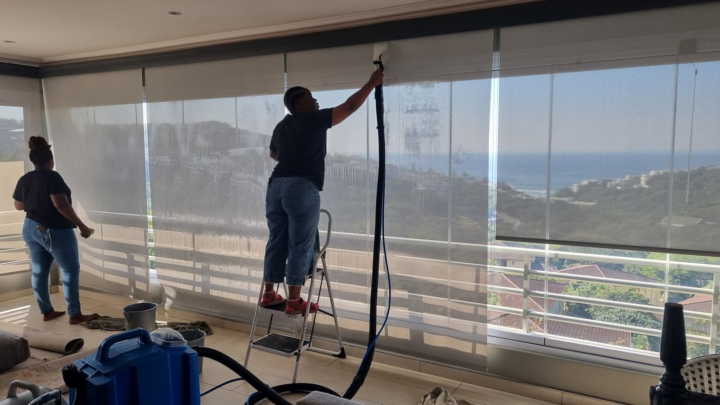 Commercial Cleaning - Blind Cleaning